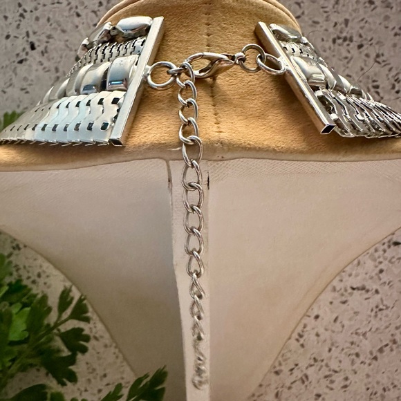 Silver tone wide collar necklace - Picture 5 of 5